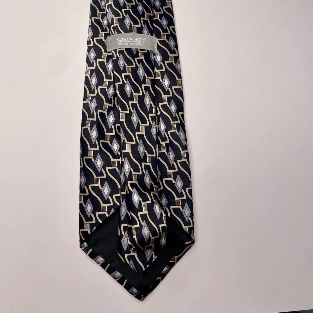 Stafford Executive 100% Silk Italy Made‎ Black Geometric Neck Tie Classy Formal